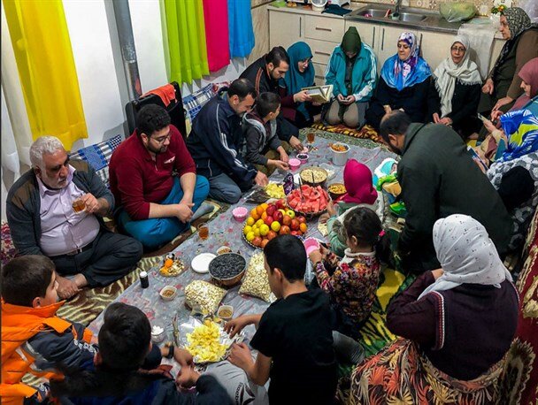 غذا به مثابه هویت؛ تغییر الگوی تغذیه از خانه تا کافه در کاشمر